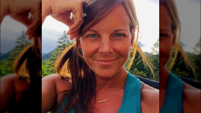 Suzanne Morphew smiling hand on head