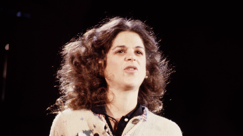 Gilda Radner at an award show - Fact Check: Famous Celebrities Who Died In Their 40s