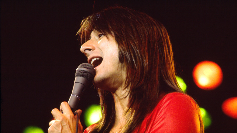 Steve Perry singing with Journey in 1980