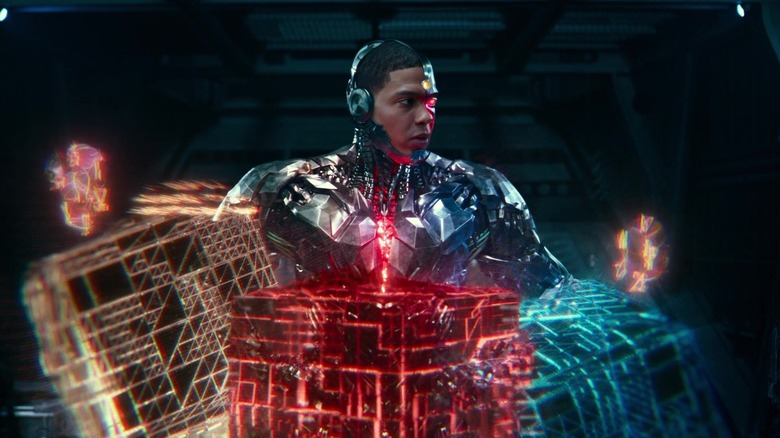 Ray Fisher's Cyborg moving around the Mother Box holograms in Justice League