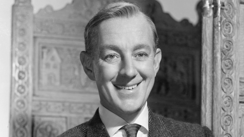 Alec Guinness smiling in publicity shot
