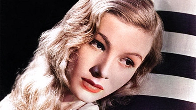 Cropped publicity shot of Veronica Lake in 1943