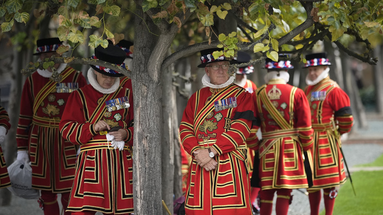 Beefeaters taking a break 