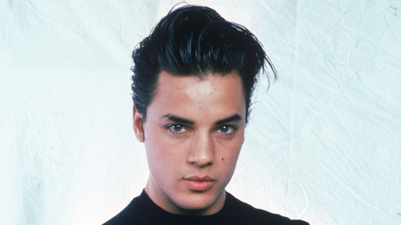 Nick Kamen posing for a photo