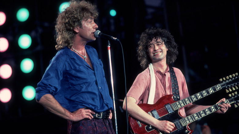 Robert Plant and Jimmy Page on stage