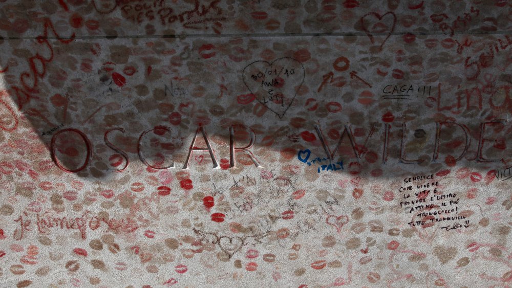 Oscar Wilde's grave