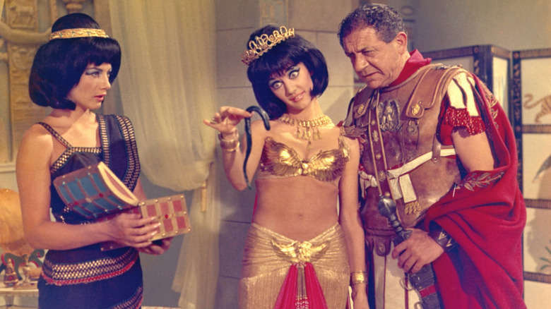 Egyptian woman and soldier making faces