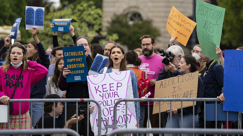 Pro-choice protestors 