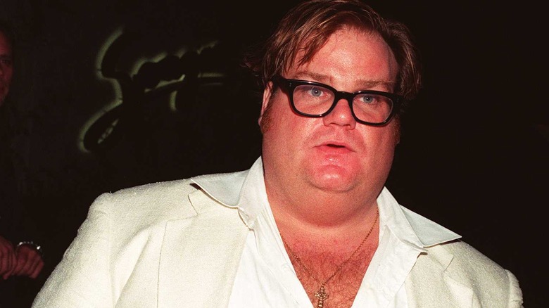 Chris Farley outside an LA restaurant at night