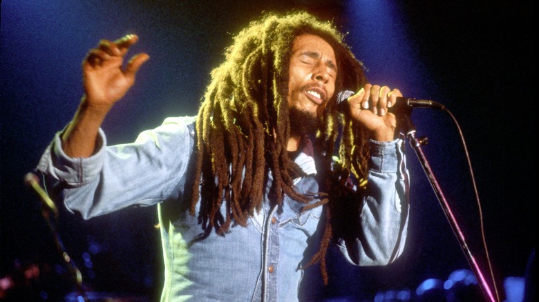 Bob Marley singing on stage