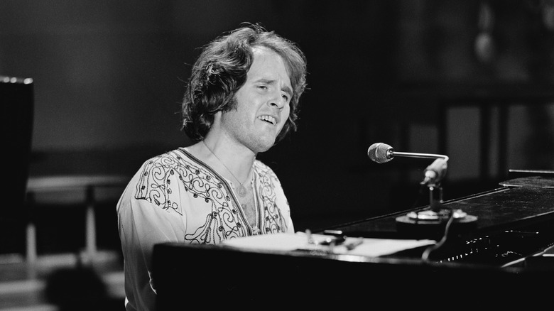 Tim Hardin singing and playing the piano