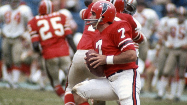 Pat Sullivan running with ball