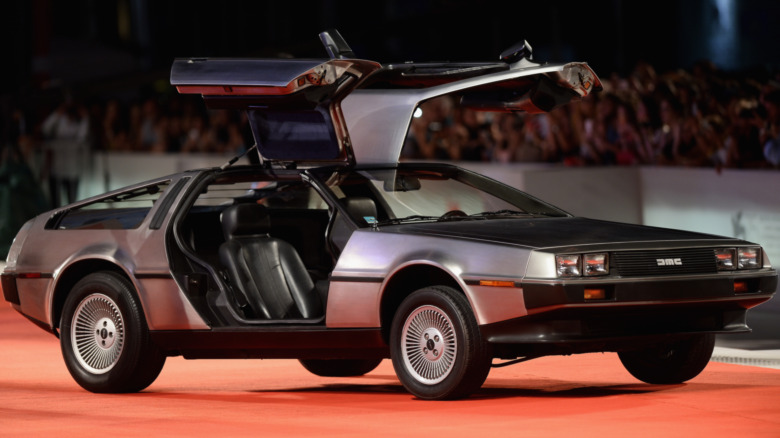 DeLorean car