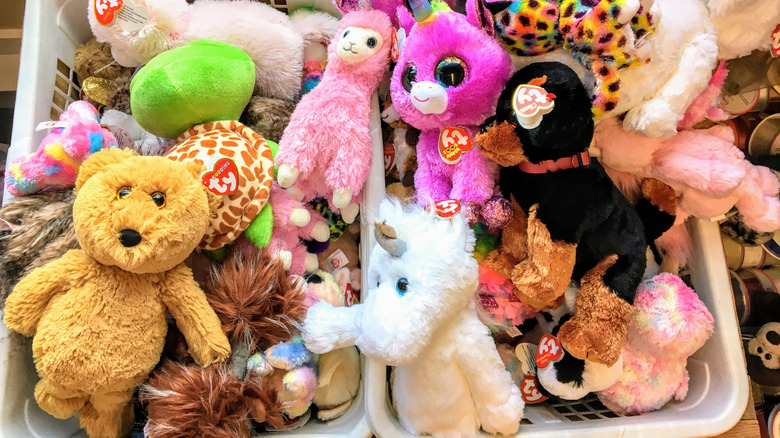 Коробки текущих Beanie Babies