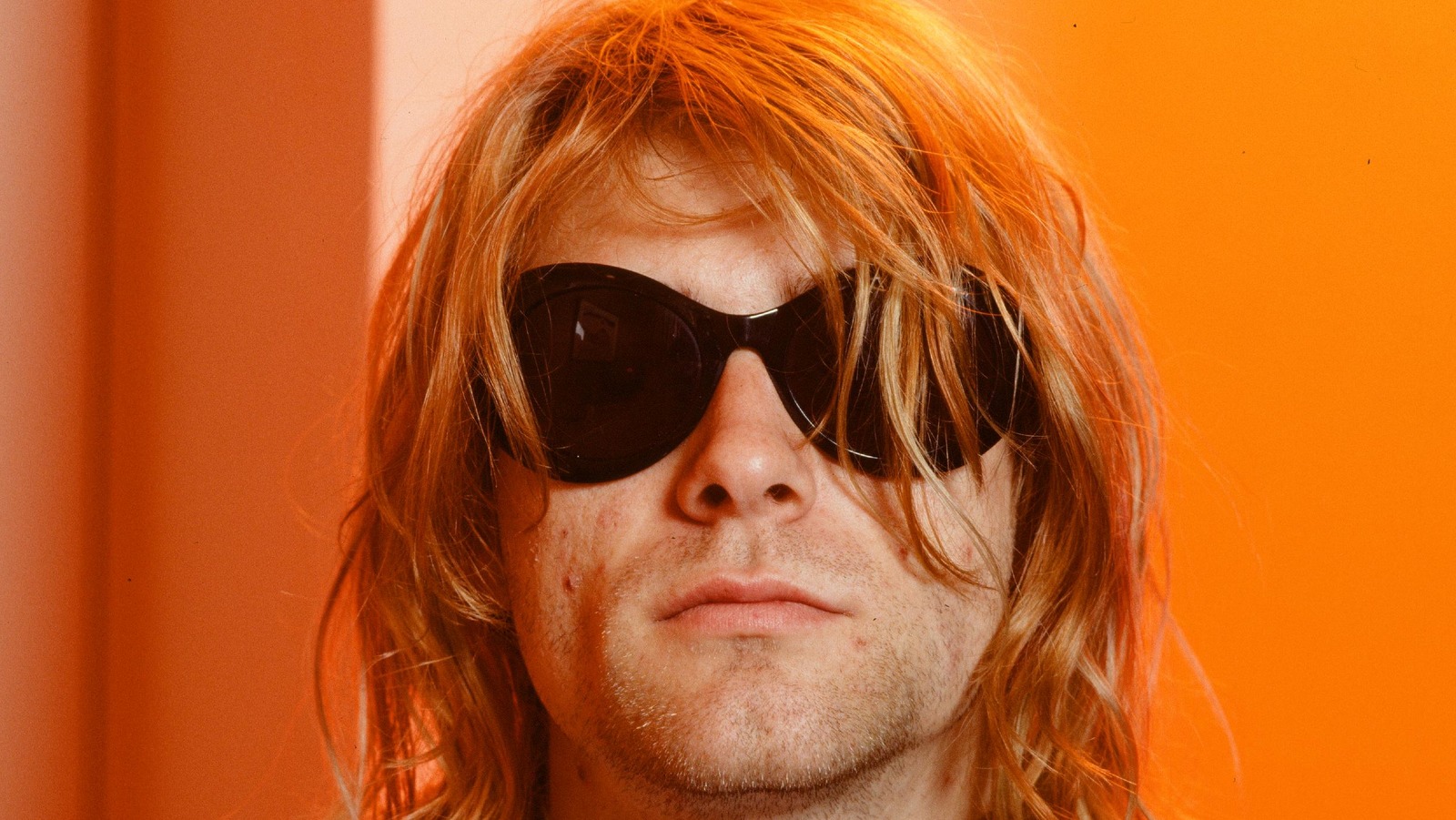 Kurt Cobain's blue hair in the "Smells Like Teen Spirit" music video - wide 2