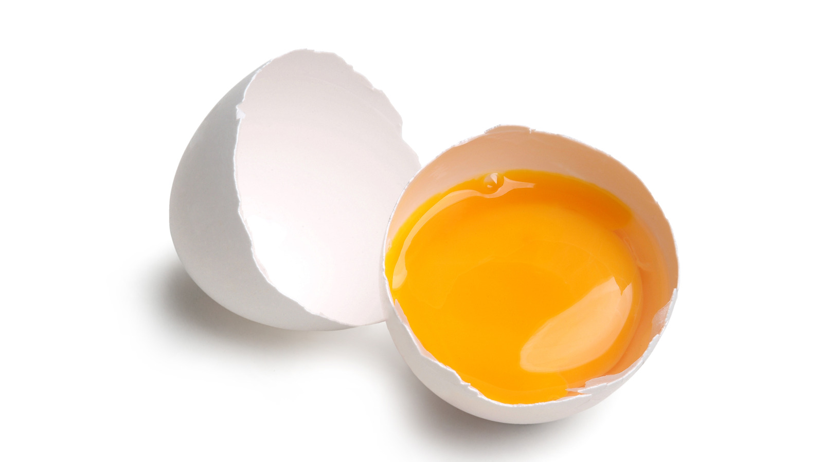 Here's What Happens When You Crack An Egg Underwater