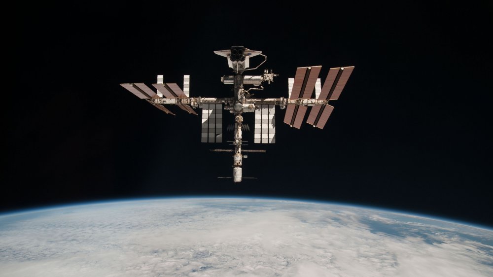 Space station and shuttle
