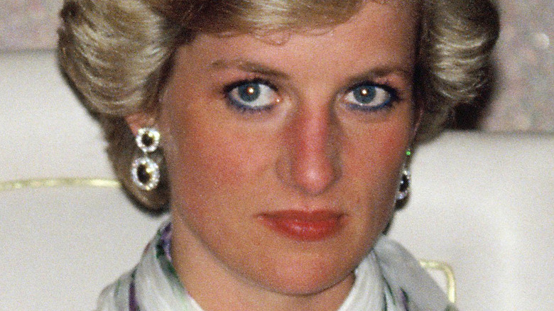 Princess Diana looking amazing at a banquet in Nigeria