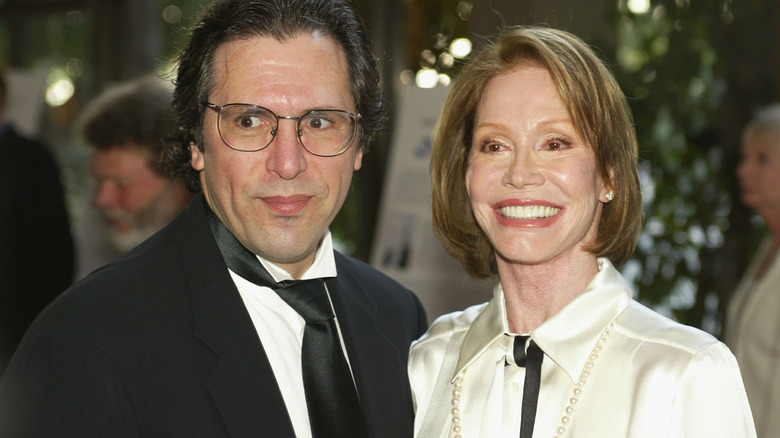 Mary Tyler Moore, Robert Levine