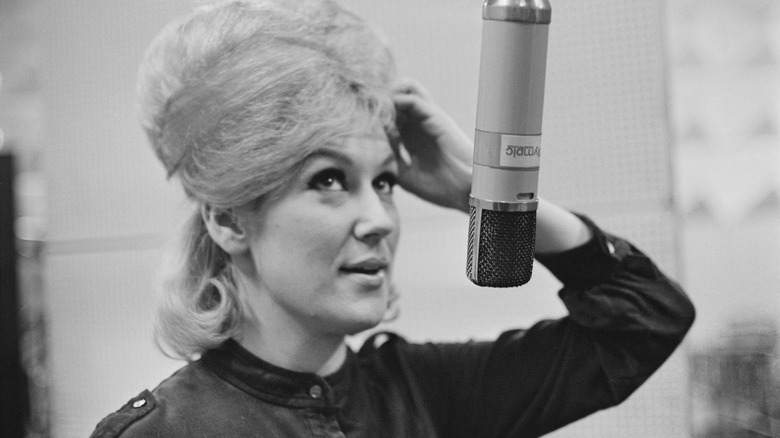 Dusty Springfield in the recording studio