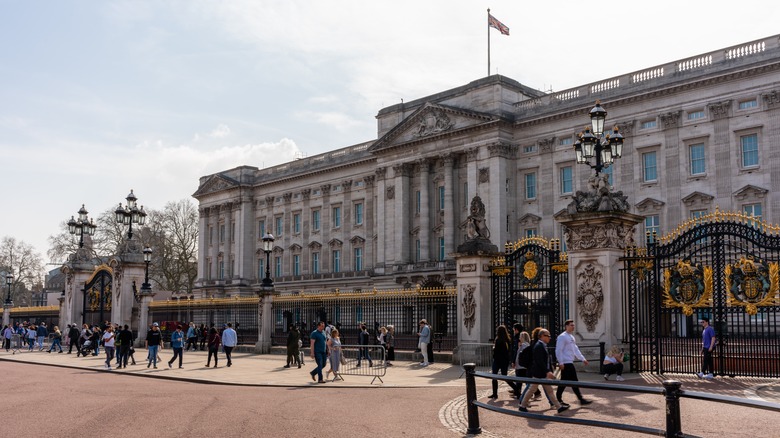 Flags at Buckingham Palace 