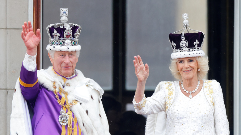 Charles Camilla waving royal regalia crown
