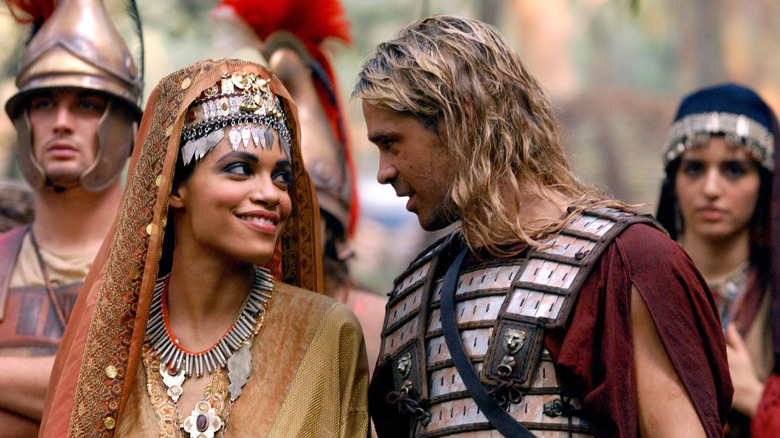 Rosario Dawson and Colin Farrell in antiquity costumes in 'Alexander'
