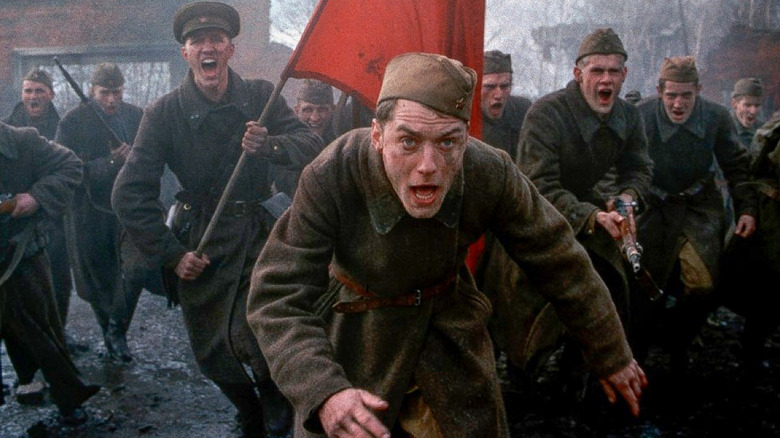 Jude Law running in soviet battle in "Enemy at the Gates"