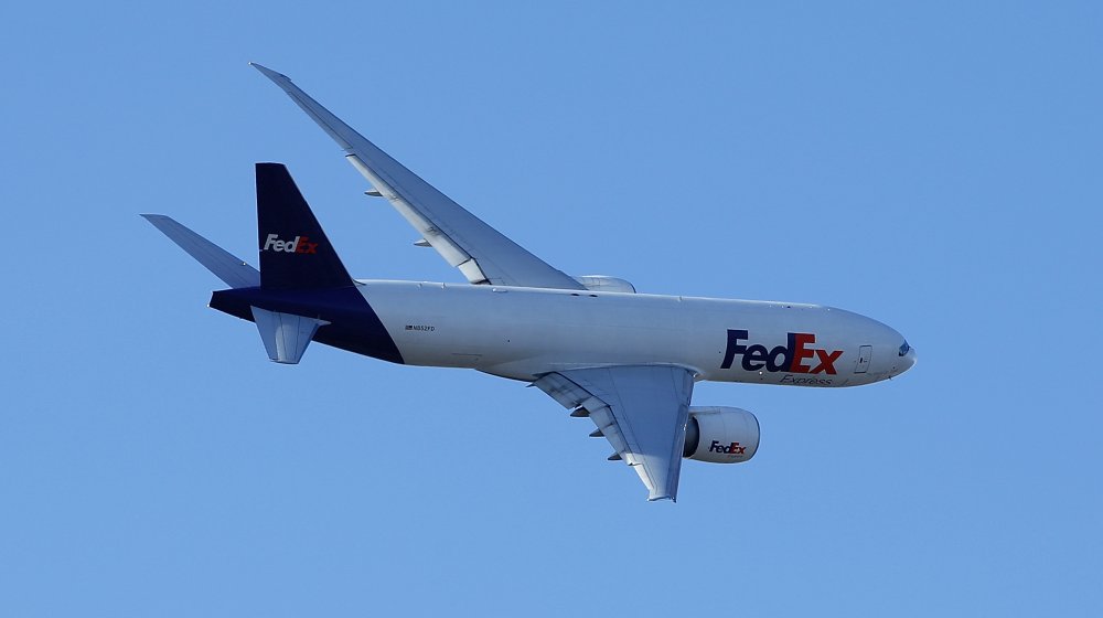 FedEx plane