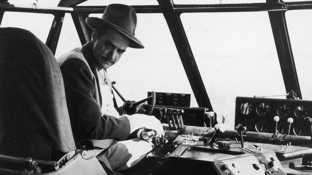 howard hughes cockpit of plane