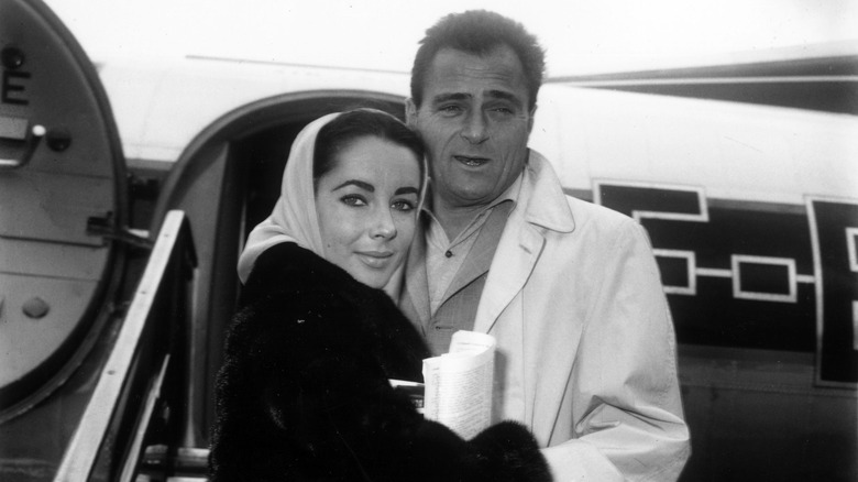 How A Notorious PI Found The Missing Remains Of Elizabeth Taylor's Late ...