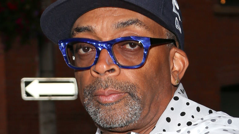 Spike Lee glares at paparazzi 