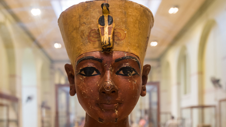 Pharaoh sculpture