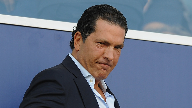 Joe tacopina looking to side