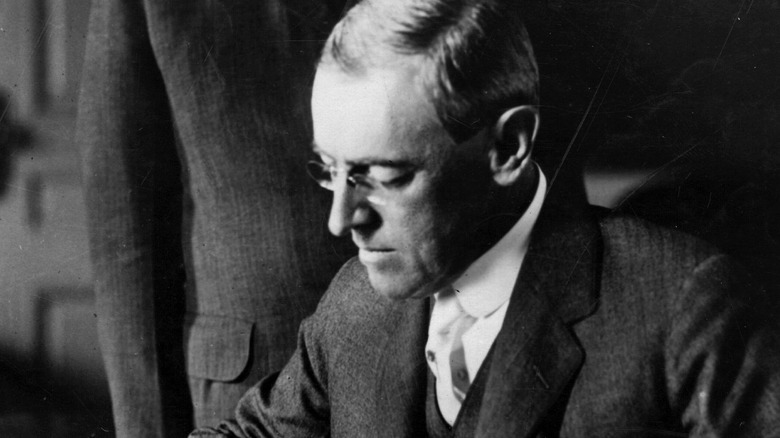 woodrow wilson signing