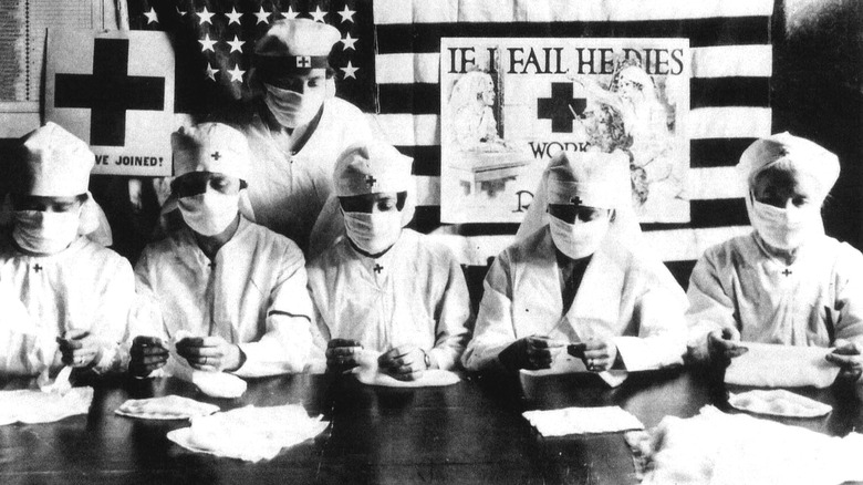 Red Cross volunteers during 1918 flu pandemic