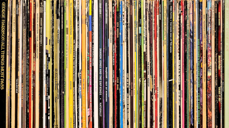 Vertically-stacked record collection