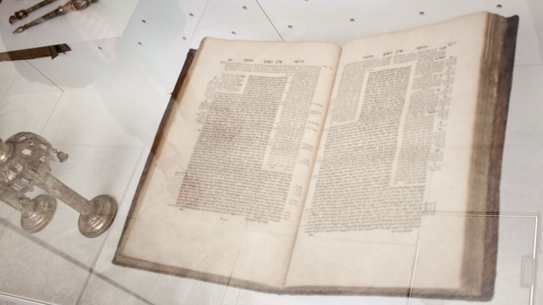 talmud in a jewish museum