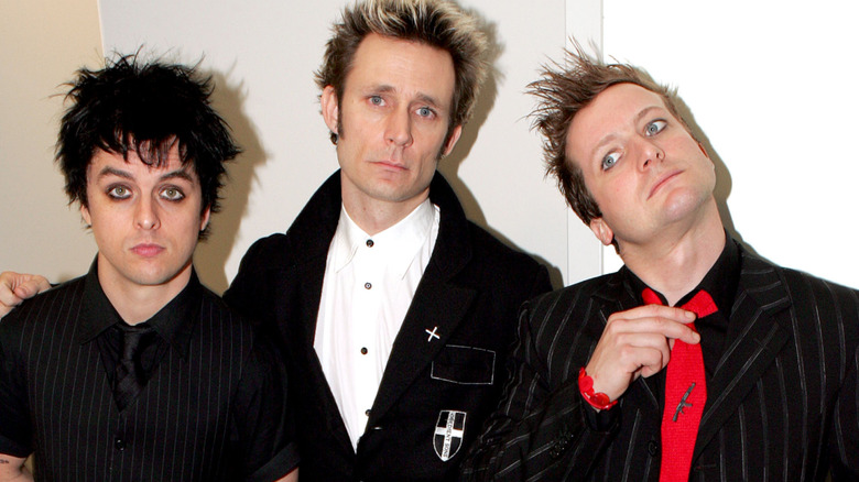 Green Day posing at 2005 event