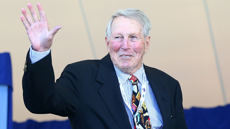 Older Brooks Robinson waving