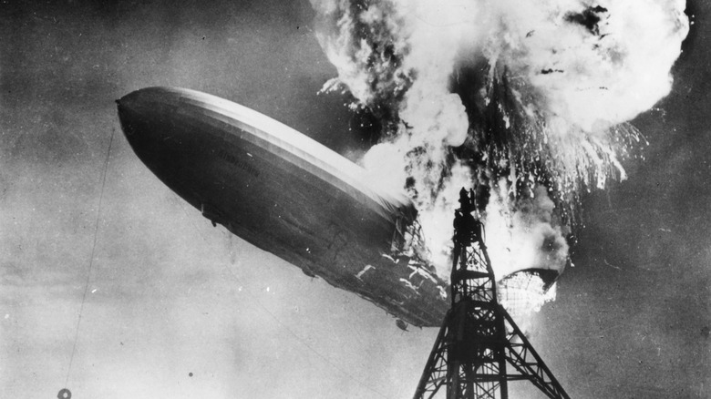 Zeppelin Hindenburg exploding 