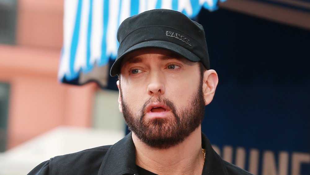 Dodge Shrug shoulders ozone How Many World Records Does Eminem Really Have?