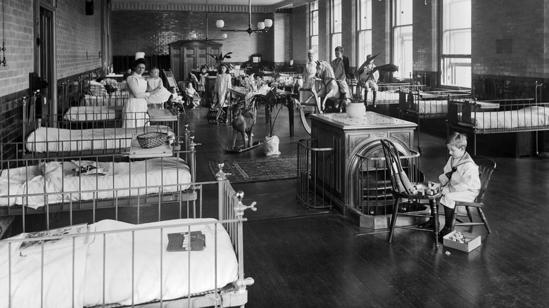 Children and nurses occupy hospital