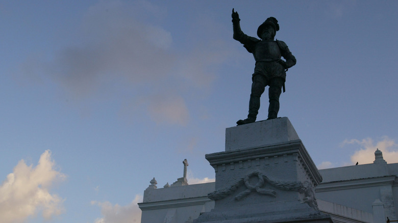 statue of Ponce de León
