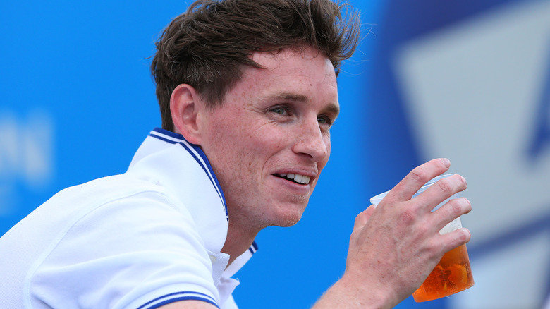 Eddie Redmayne in a tennis shirt