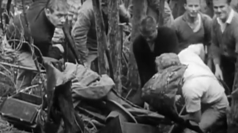southern cloud searchers and wreckage