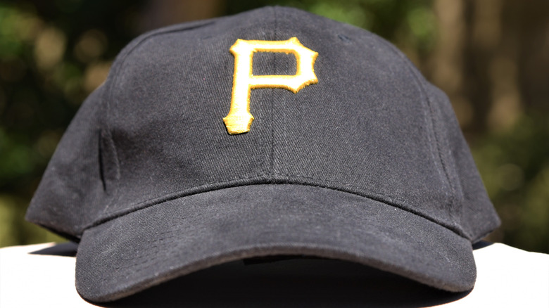 pittsburgh pirates black cap 