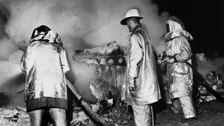 Emergency services at 1961 Boeing B-52 Stratofortress crash near Goldsboro, North Carolina