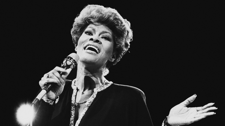 Dionne Warwick singing