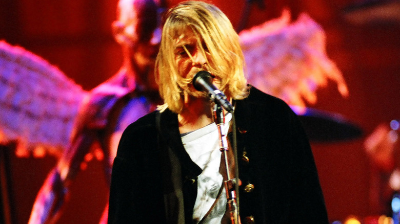 Kurt Cobain of Nirvana singing